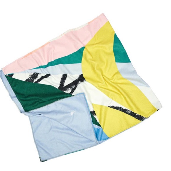 quick dry “Soft Seafoam” ikat print towel-sz large-NWT-100% recycled materials - Picture 9 of 16